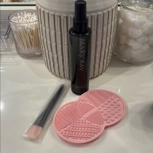 Mary Kay Brush Cleaning Kit and Mask Applicator